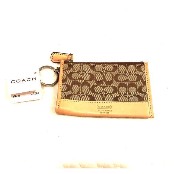 {C o a c h} Coin Purse - Picture 1 of 2